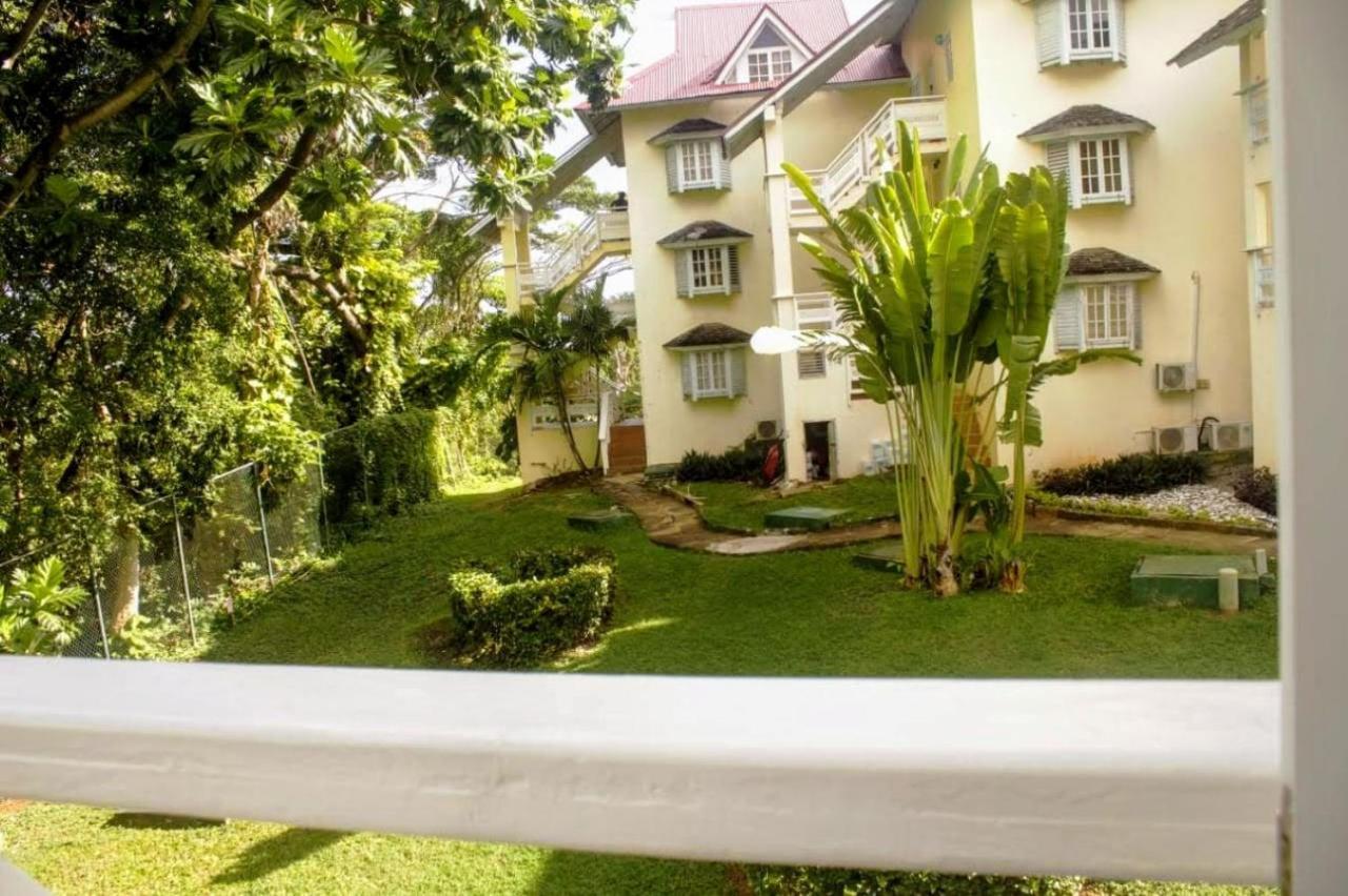 E 20 Mystic Ridge Ocho Rios Daire Dış mekan fotoğraf